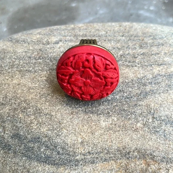 Vintage Jan Michaels Red Cinnabar Carved Jewelry Set - Picture 4 of 9